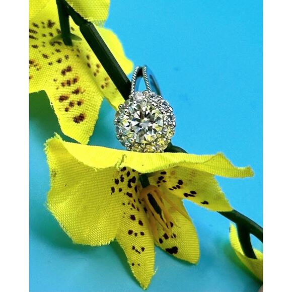 1 ct Moissanite Round Cut Ring with Moissanite Accents Size 8 - Picture 1 of 16